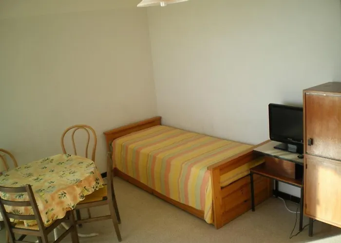 Studio Lumineux Avec Terrasse Et Parking Au Lavandou - Fr-1-308-170 Apartman *